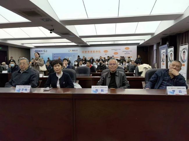 经过一番改造，拥有全新造型的丑娃娃们真的能获得自我与外界的认同吗？他们能否从;完美学院顺利毕业，完成自己的成长心愿？一场奇幻童心与温暖治愈力同在的冒险旅程已经悄然拉开帷幕
